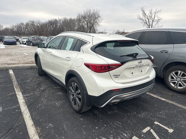 2018 INFINITI QX30 ESSENTIAL