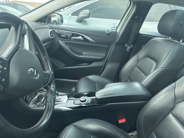 2018 INFINITI QX30 ESSENTIAL