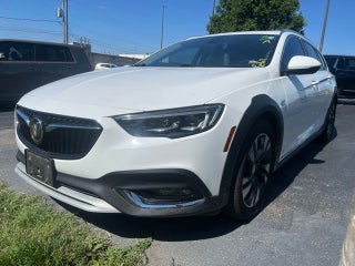 2019 Buick Regal TourX Essence